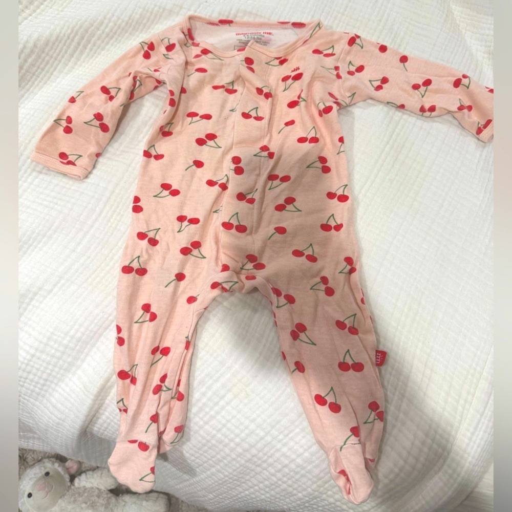 Magnetic Me Pink Cherry Footies